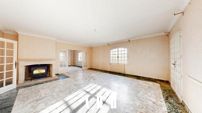 Maison - 208 m² - 8 pièces