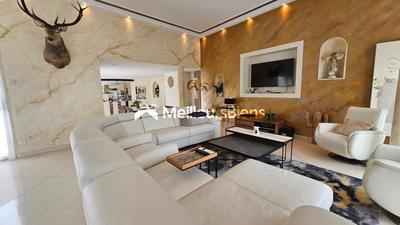 Propriété - 450 m² - 10 pièces