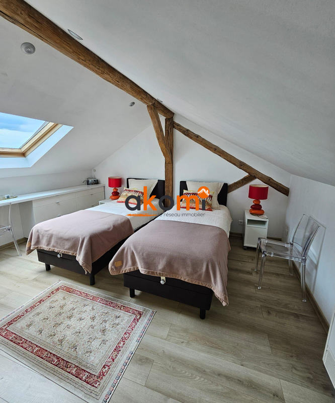 Maison - 338 m² - 8 pièces