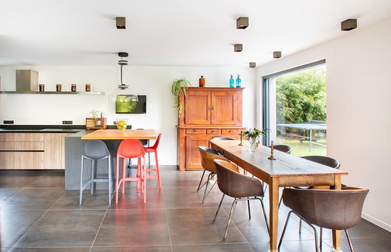 Maison - 240 m² - 10 pièces