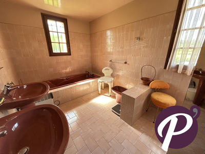 Maison - 184 m² - 8 pièces