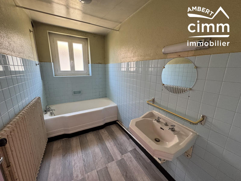 Maison - 180 m² - 12 pièces