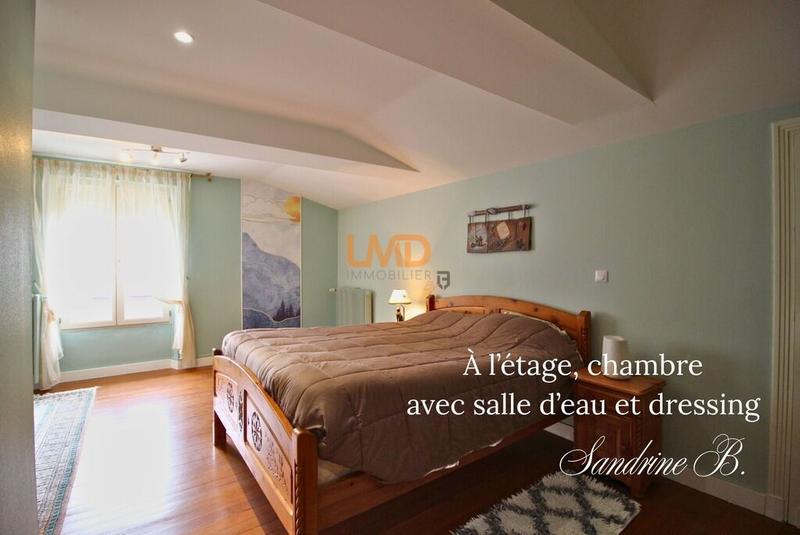 Maison - 275 m² - 8 pièces