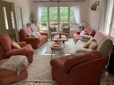 Maison - 184 m² - 9 pièces