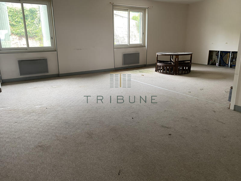 Maison - 253 m² - 8 pièces