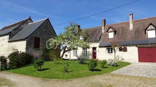 Maison - 225 m² - 8 pièces