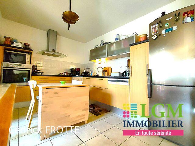 Maison - 90 m² - 4 pièces
