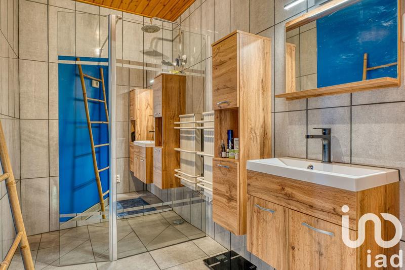 Maison - 232 m² - 10 pièces