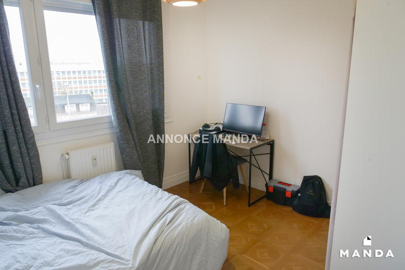 Chambre - 10 m² - 4 pièces