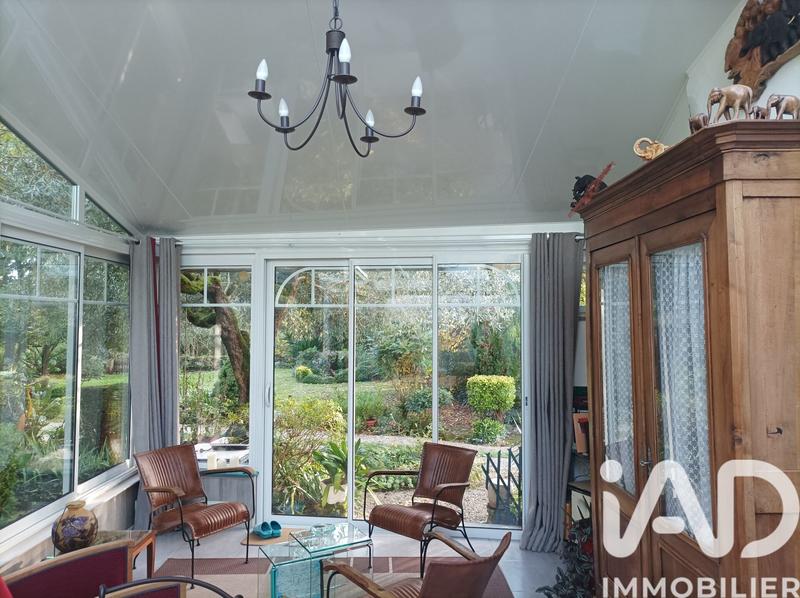 Maison - 220 m² - 8 pièces