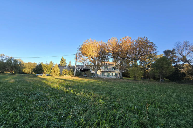 Mas - 235 m² - 2 pièces