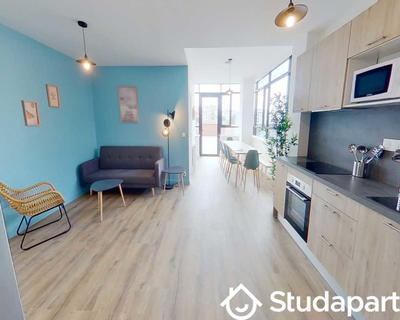 Chambre - 180 m² - 1 pièce