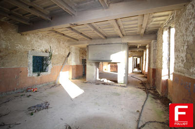 Immeuble - 2 600 m² - 15 pièces