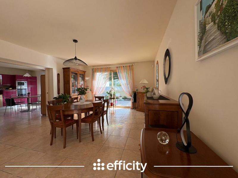 Maison - 215 m² - 6 pièces