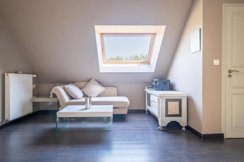 Maison - 260 m² - 8 pièces