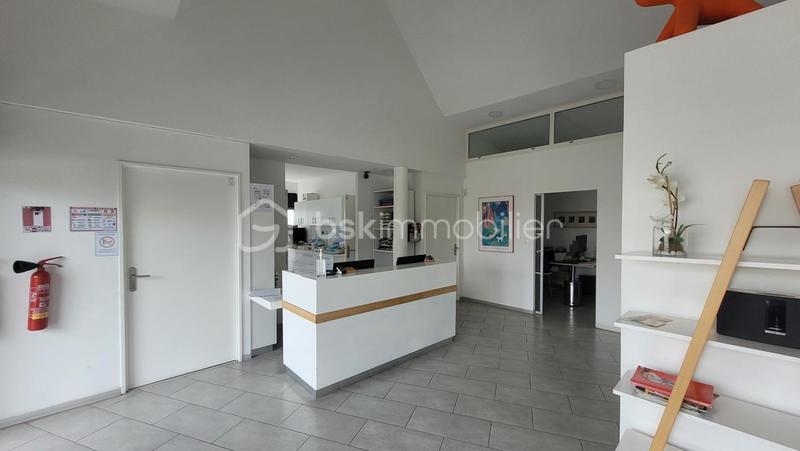 Local commercial - 110 m² - 5 pièces