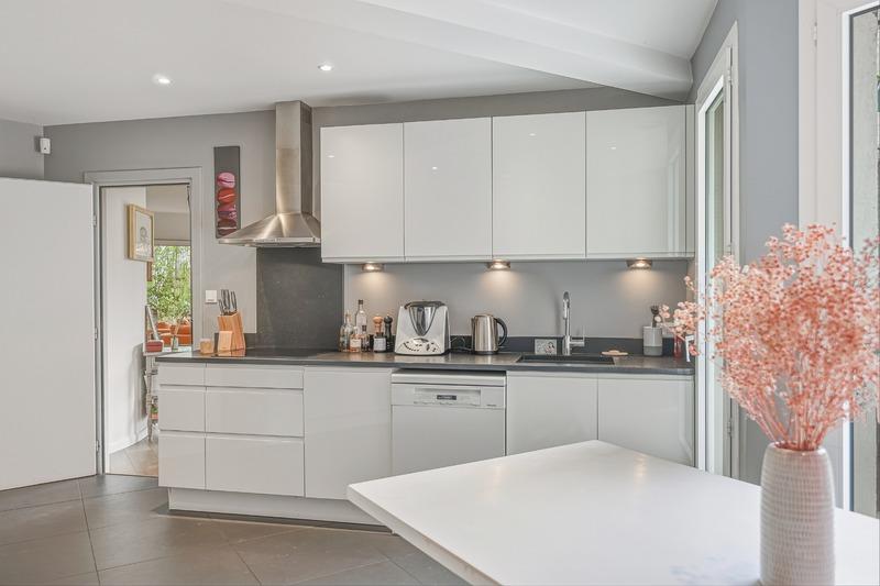 Maison - 237 m² - 8 pièces