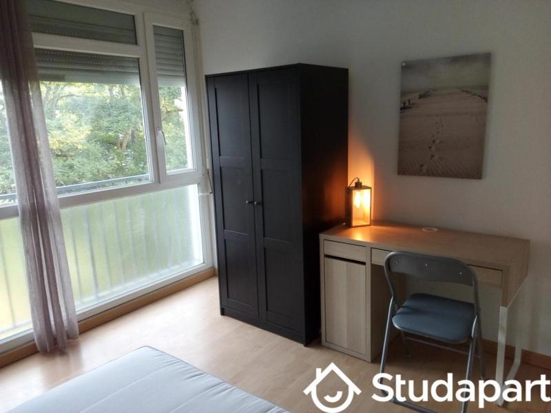 Chambre - 9 m² - 1 pièce