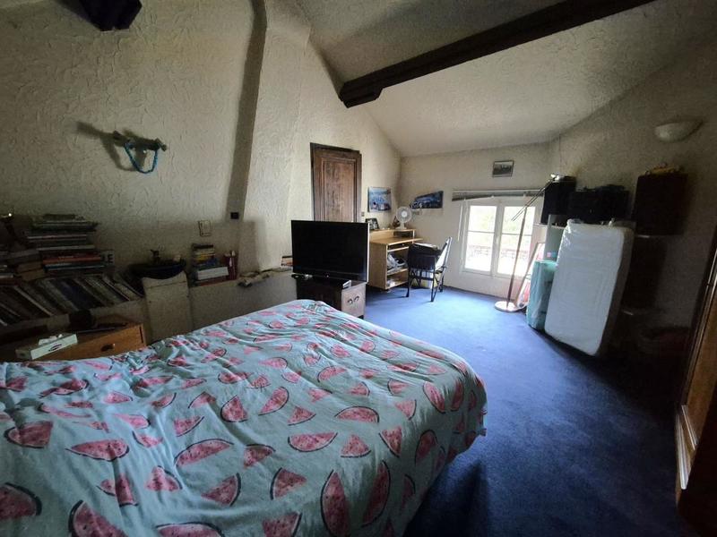 Maison - 256 m² - 8 pièces