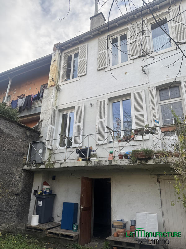 Immeuble - 225 m² - 8 pièces