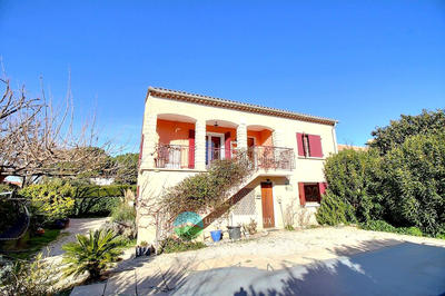 Maison - 180 m² - 5 pièces