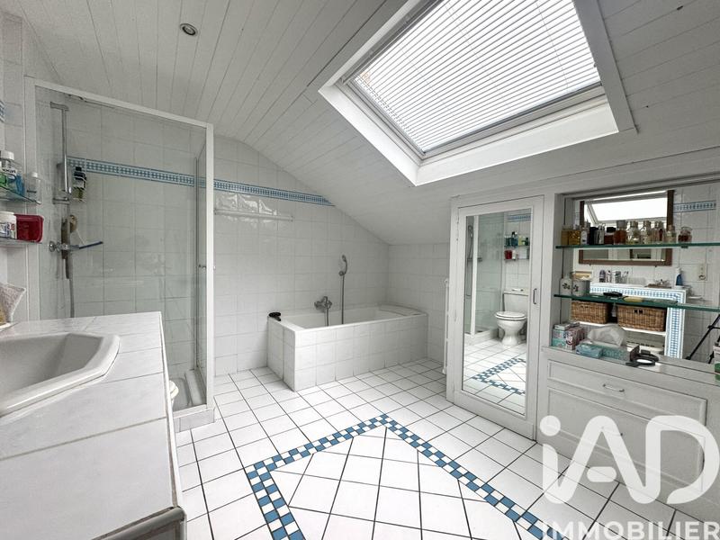 Maison - 262 m² - 9 pièces