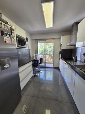 Appartement - 98 m² - 4 pièces