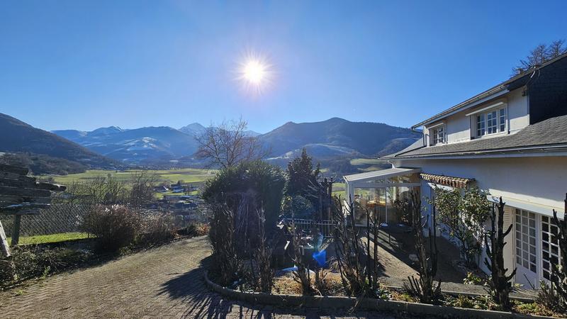 Maison - 200 m² - 9 pièces