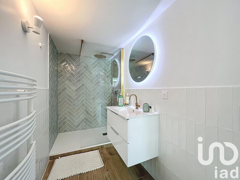 Maison - 250 m² - 10 pièces