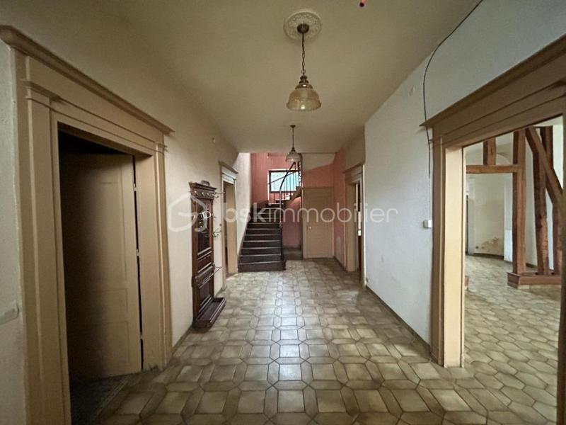 Demeure - 210 m² - 11 pièces