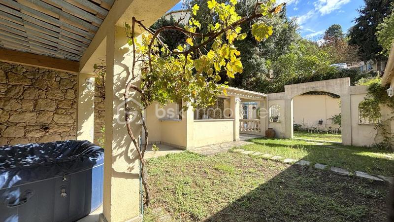 Maison - 141 m² - 5 pièces