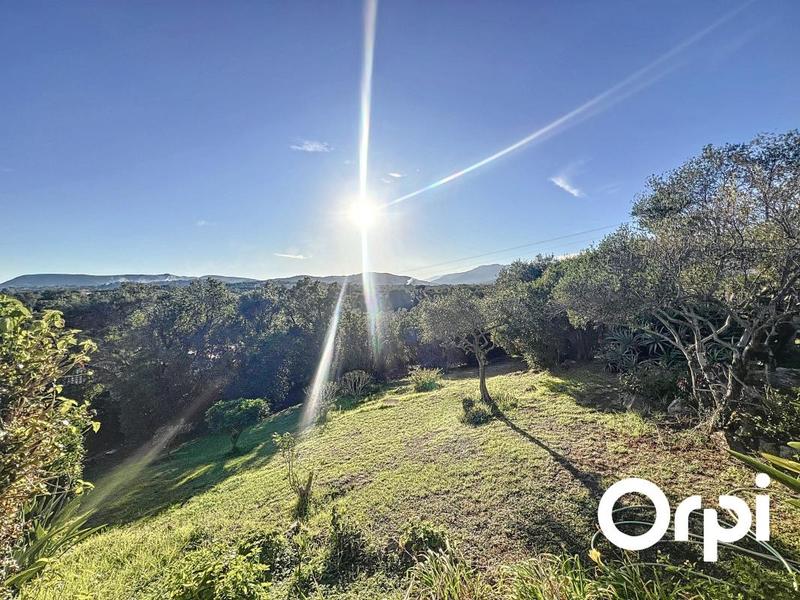 Maison - 270 m² - 6 pièces