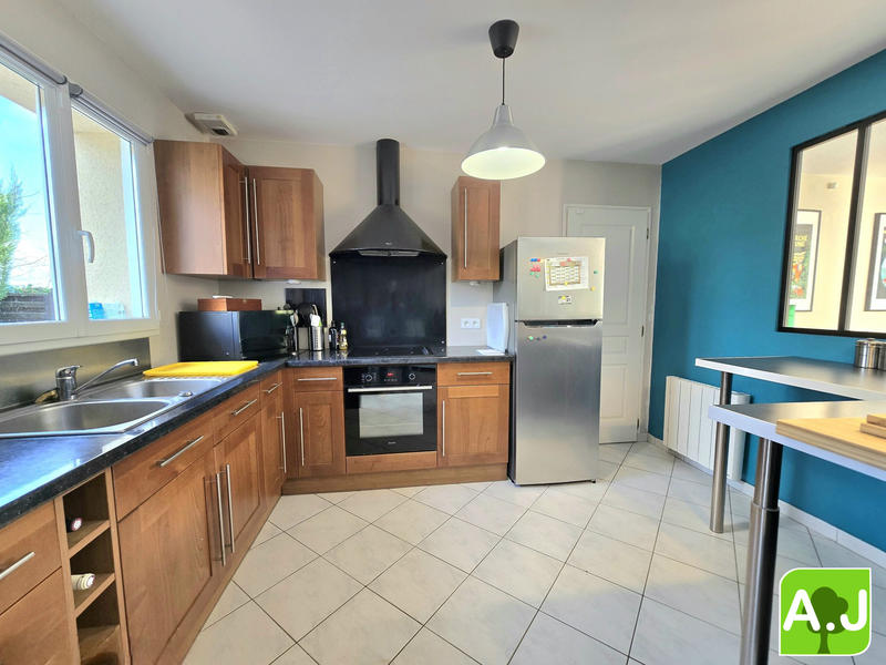 Maison - 90 m² - 5 pièces