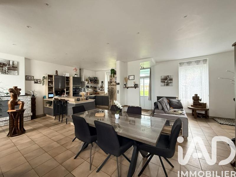 Maison - 102 m² - 6 pièces