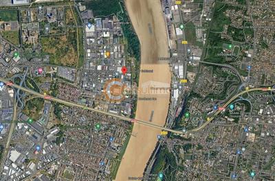 Terrain constructible - 8 100 m²