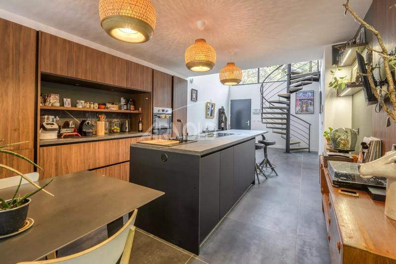 Maison - 140 m² - 5 pièces