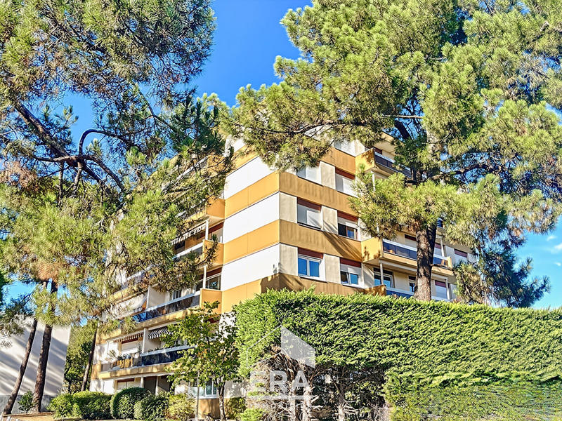 Appartement - 94 m² - 5 pièces