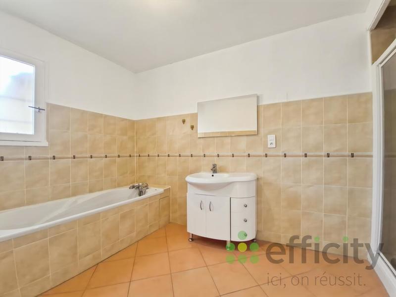 Maison - 110 m² - 6 pièces