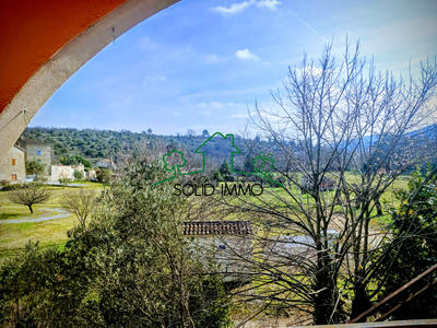 Maison - 185 m² - 9 pièces