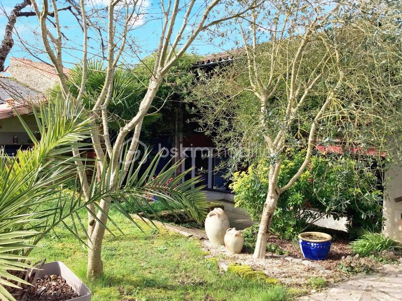 Maison chambre d'hôtes - 176 m² - 9 pièces