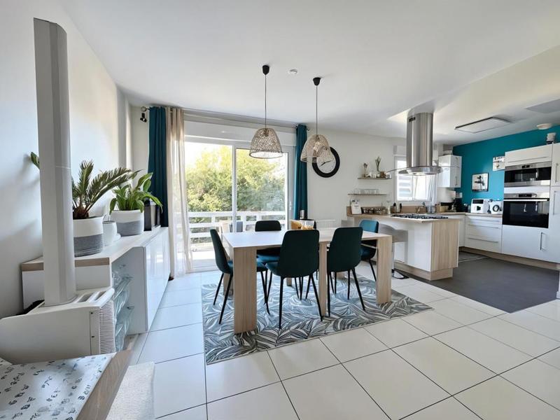 Pavillon - 90 m² - 6 pièces