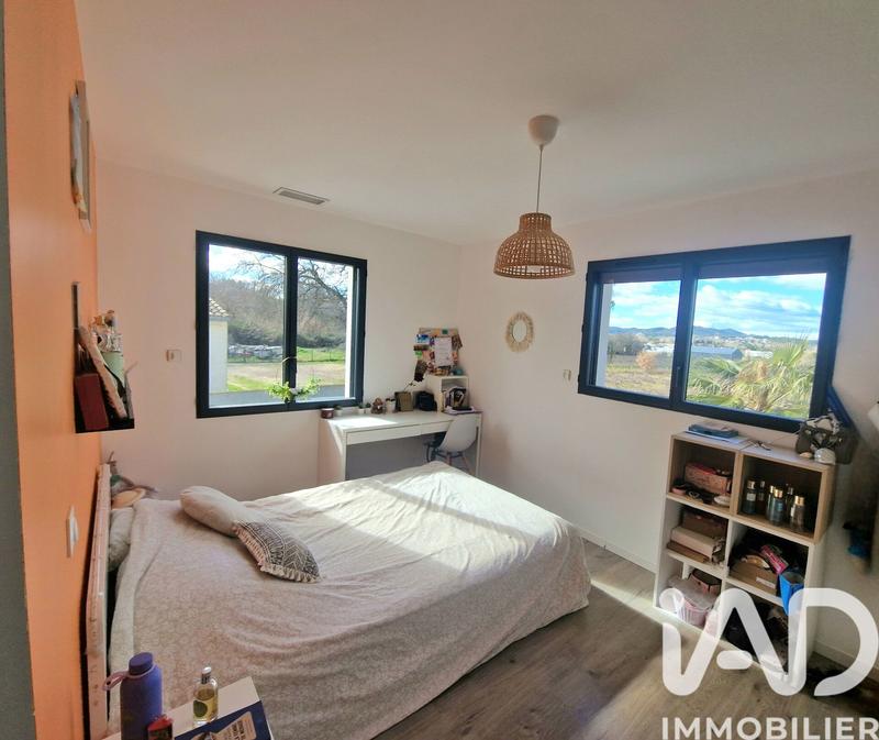 Maison - 230 m² - 9 pièces