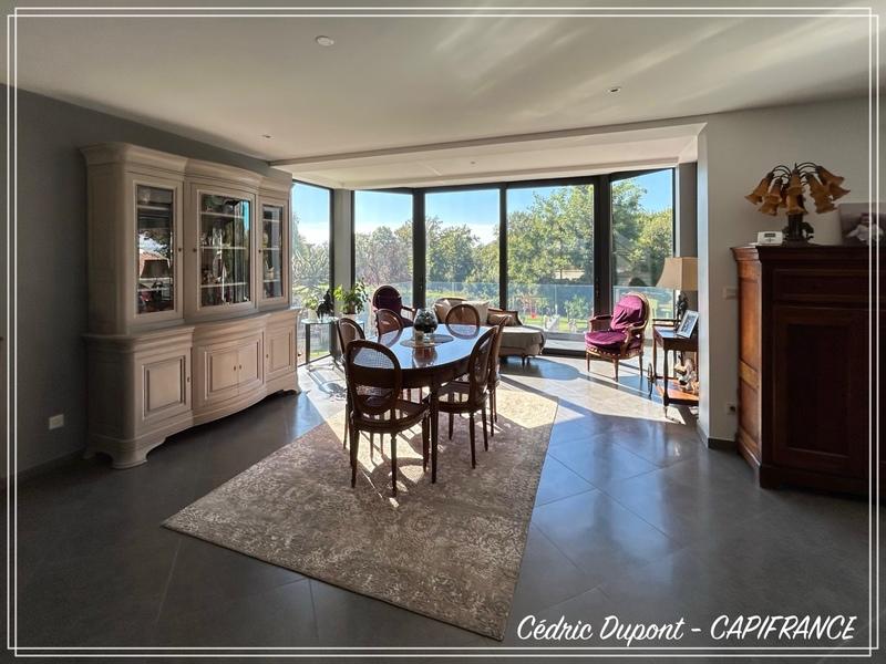 Maison - 285 m² - 8 pièces