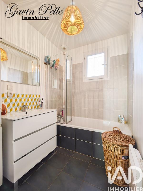 Maison - 93 m² - 4 pièces