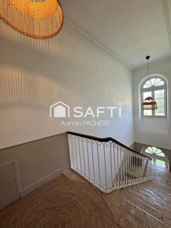 Maison de maîtres - 254 m² - 7 pièces