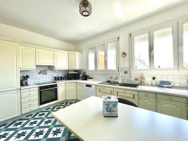 Appartement - 97 m² - 3 pièces