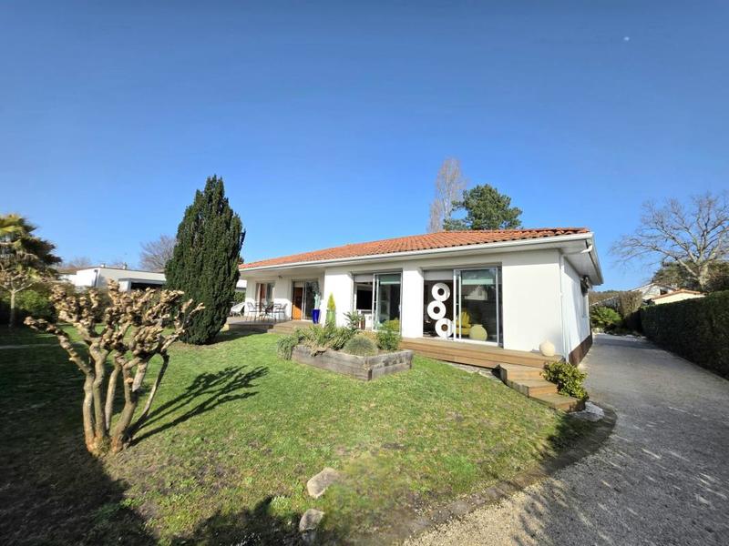 Maison - 186 m² - 7 pièces