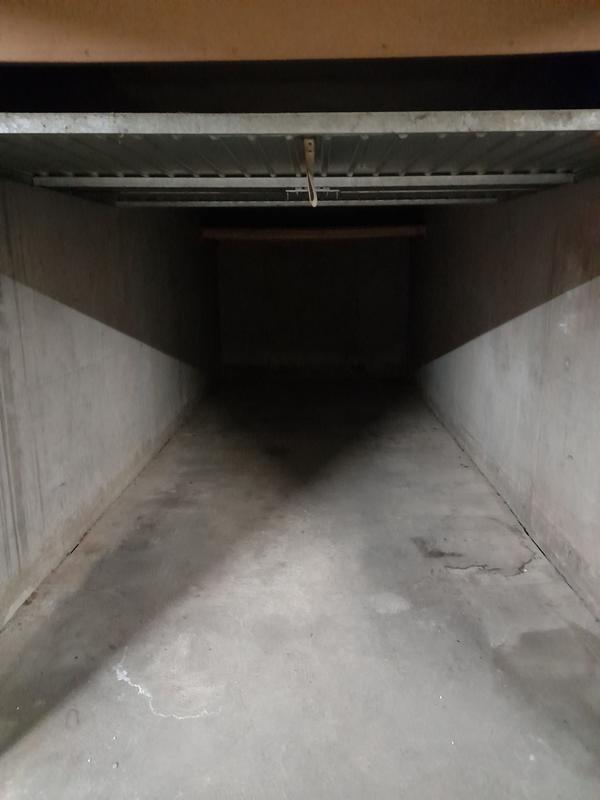 Parking / Garage - 12 m²