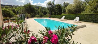 Maison - 240 m² - 6 pièces