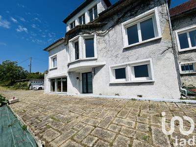 Maison - 214 m² - 9 pièces